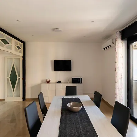 Apartment Casa Lungomare Ix Maggio By Wonderful Italy *